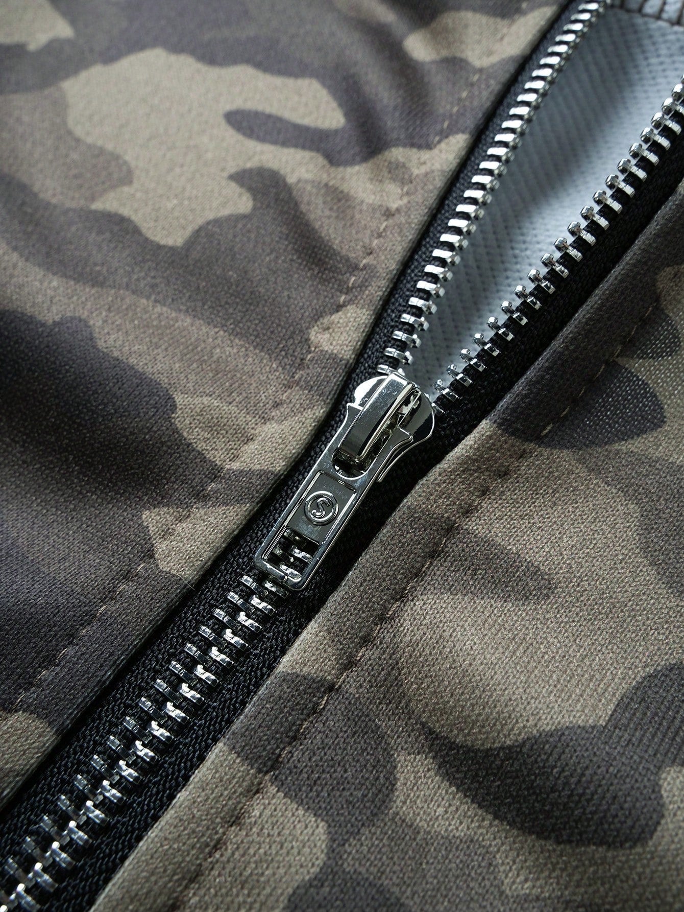 Men's Camo Print Zip Up Patchwork Faux Fur Hoodie