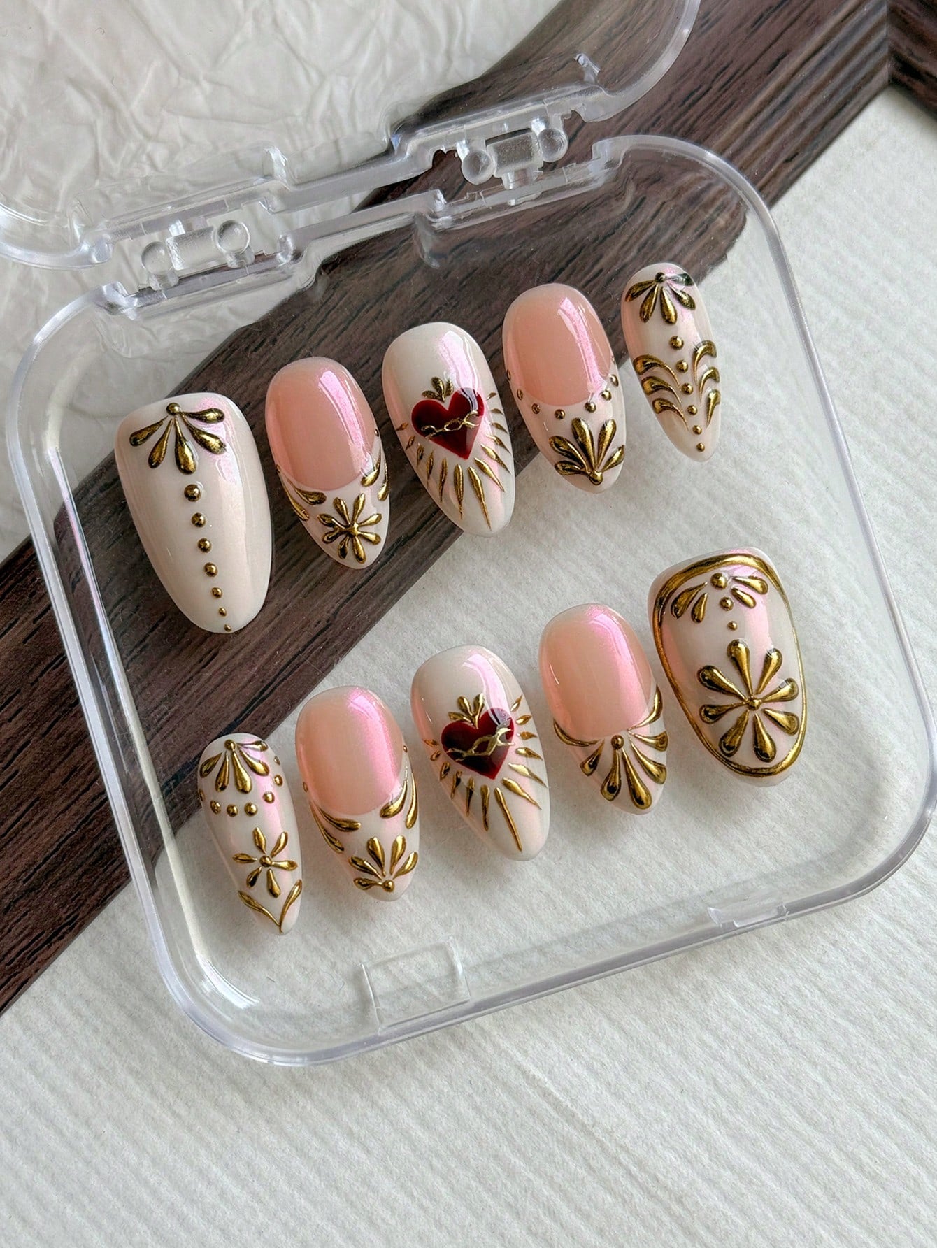 Queen Heart Aurora Pink Almond Press-On Nails (10pcs)