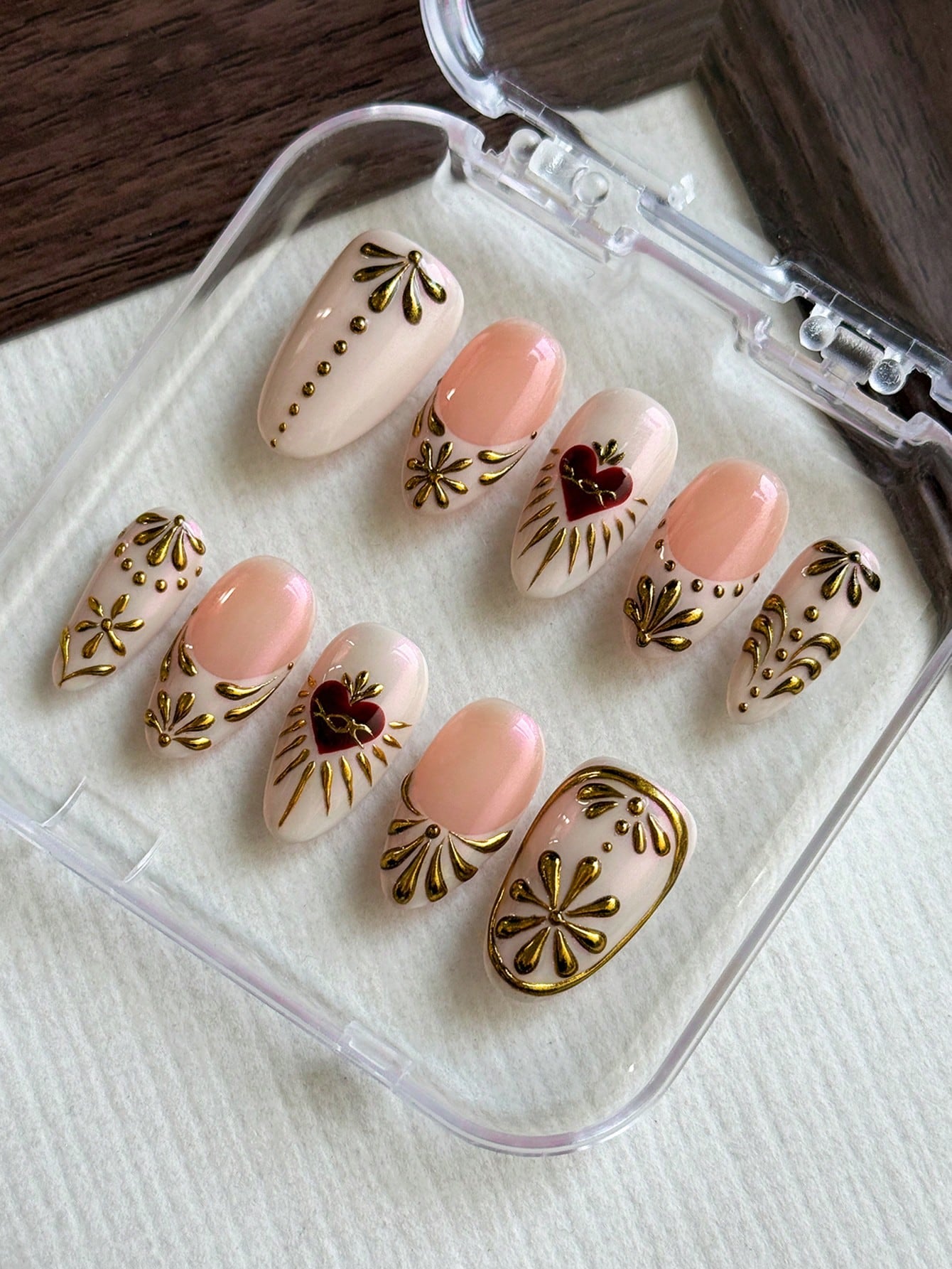 Queen Heart Aurora Pink Almond Press-On Nails (10pcs)