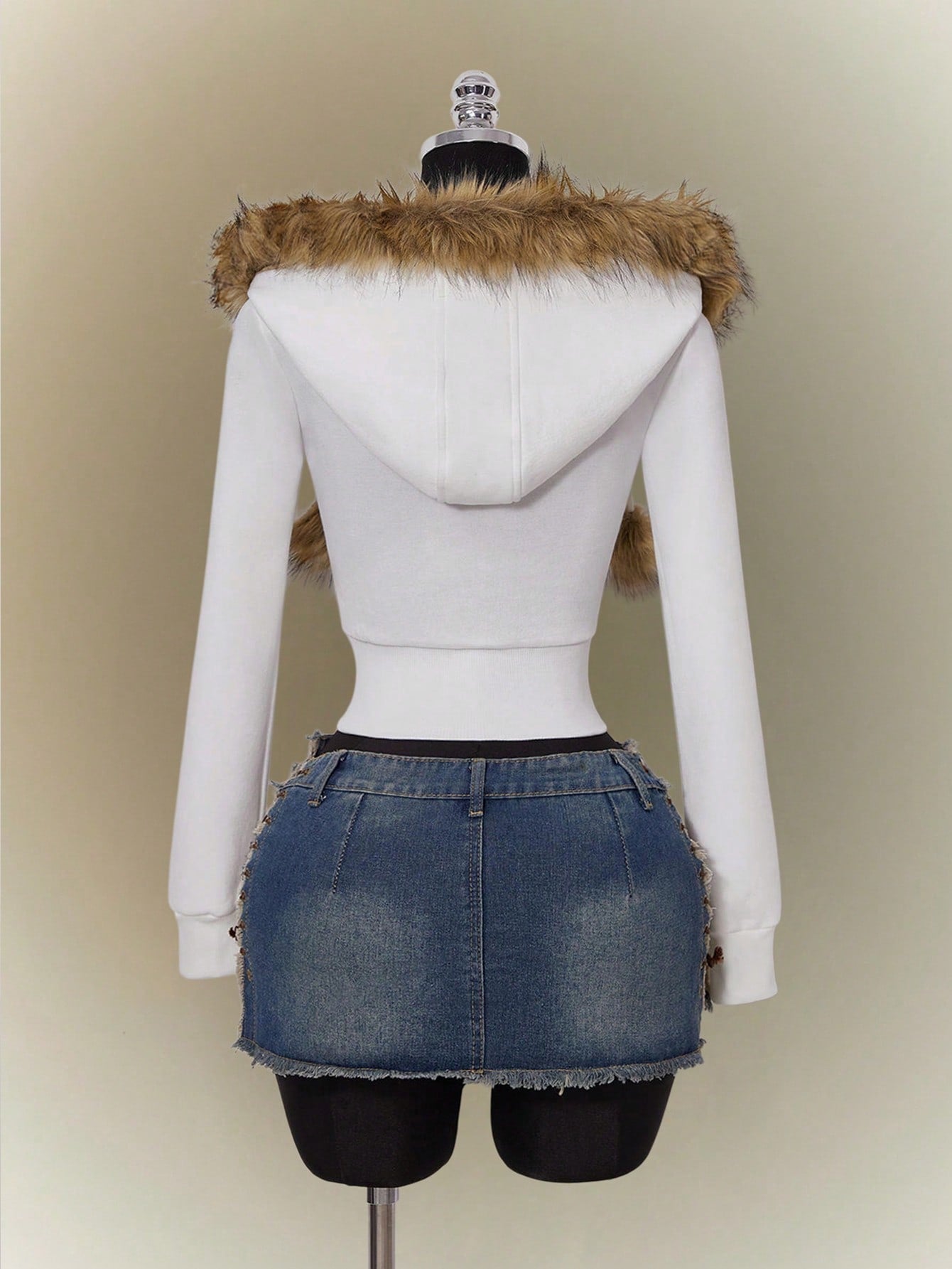 Women's White Y2K Long Sleeve Fuzzy Ball Zip-Up Hoodie