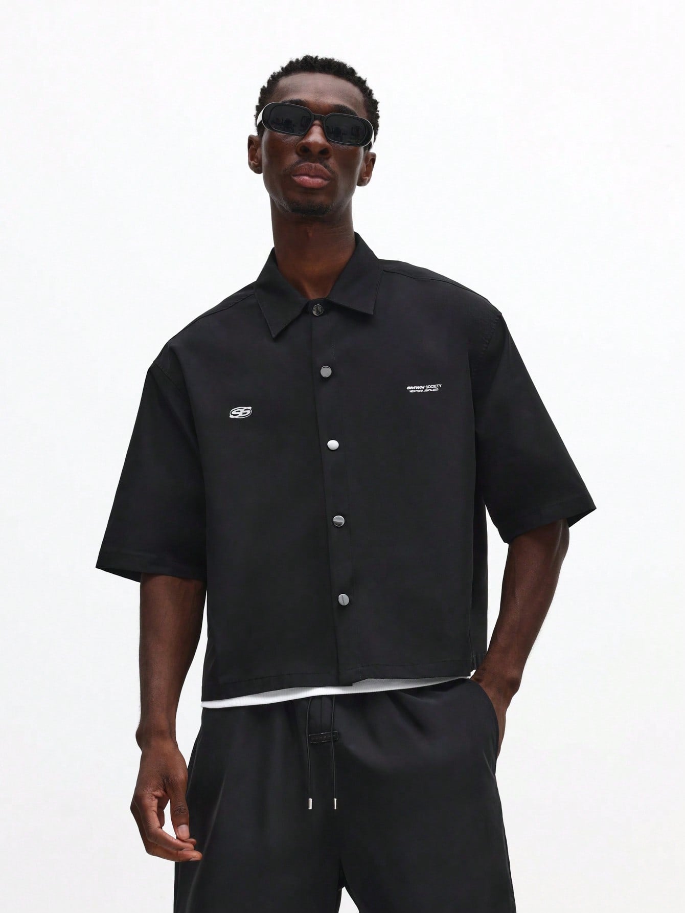 Short Sleeve Button Front Graphic Crop Shirt - Pisif