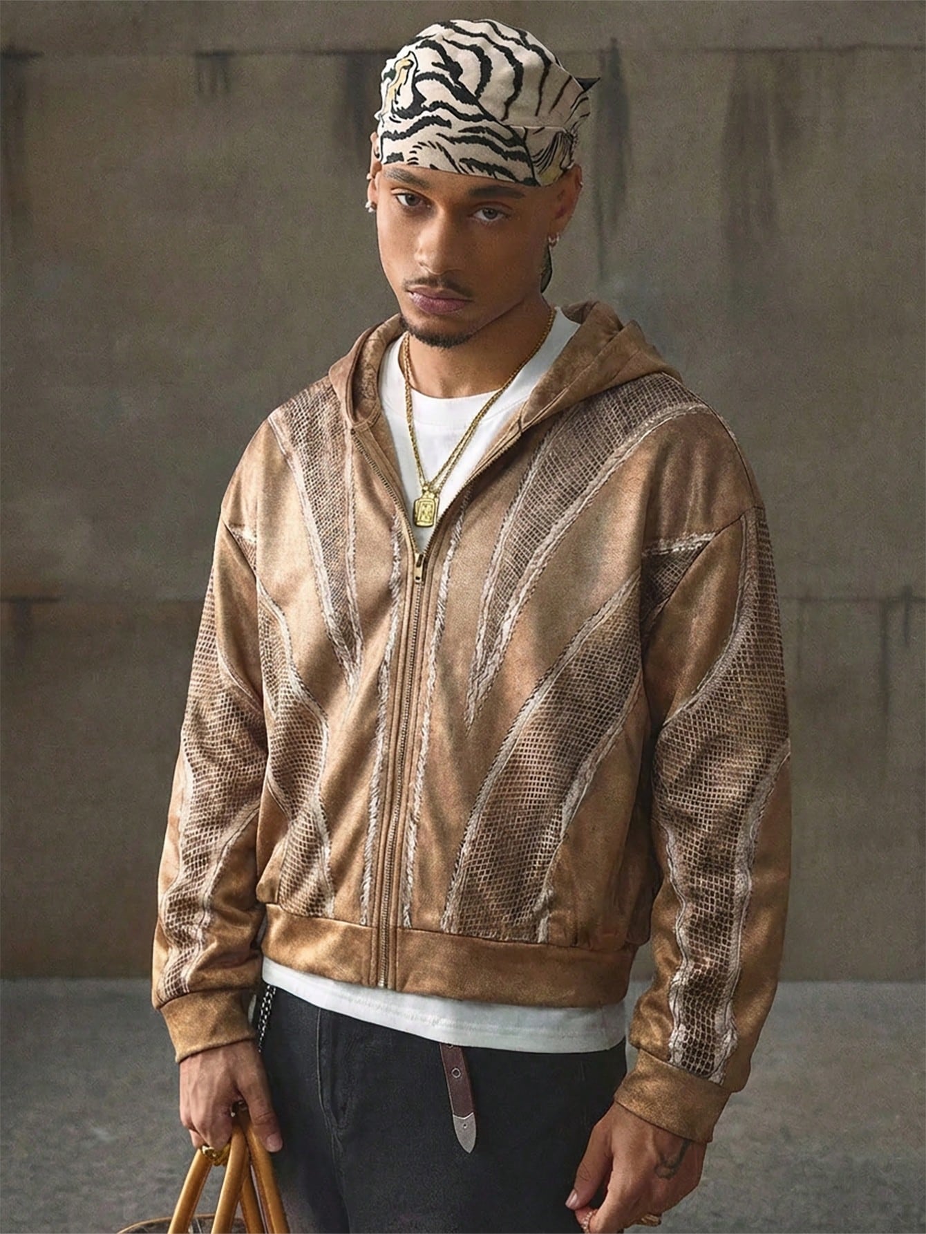 Men's Brown Distressed Cropped Loose Zip-Up Hoodie