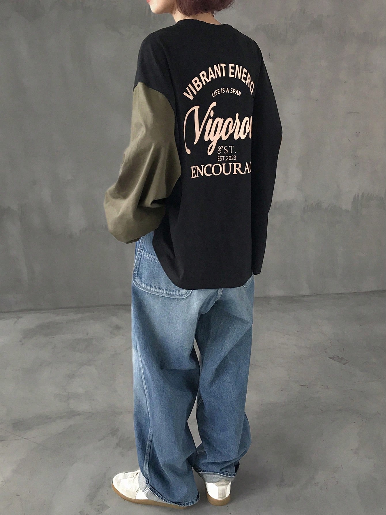 Colorblock Graphic Crew Neck Long Sleeve T-Shirt