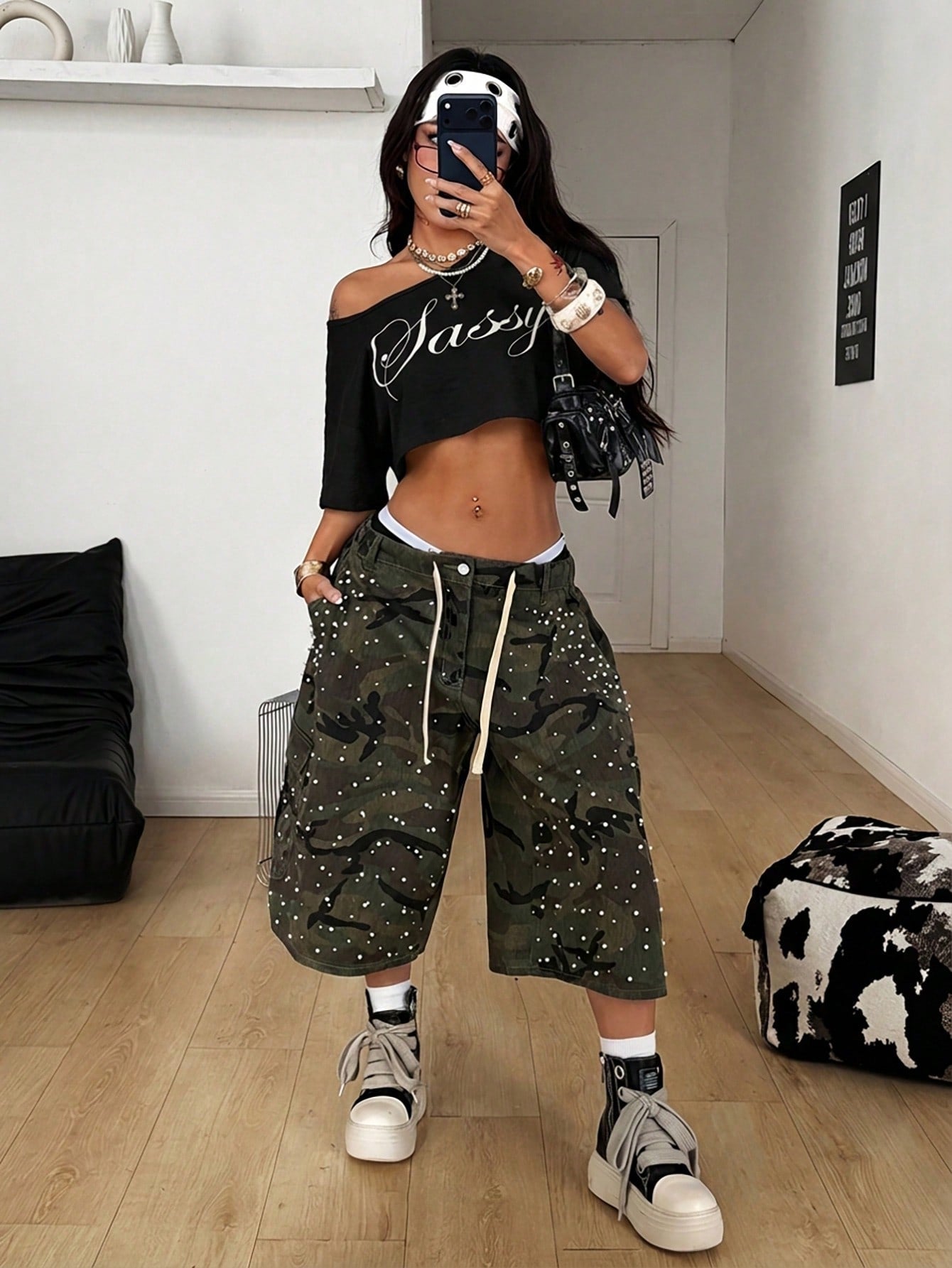 Coolane Women's Y2K Graphic Off-Shoulder Crop Top