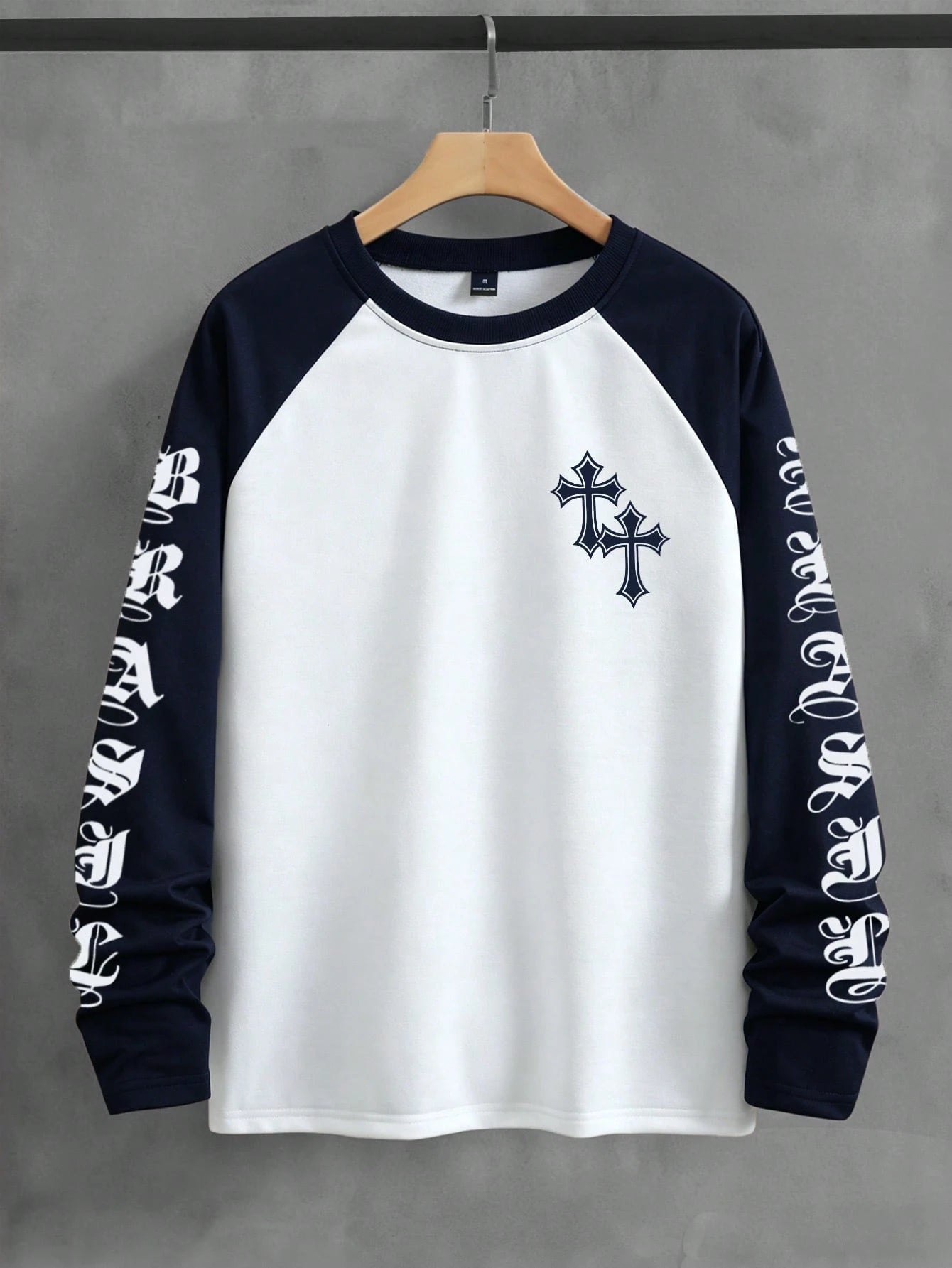 Men Cross Letter Contrast Raglan Sleeve Tee