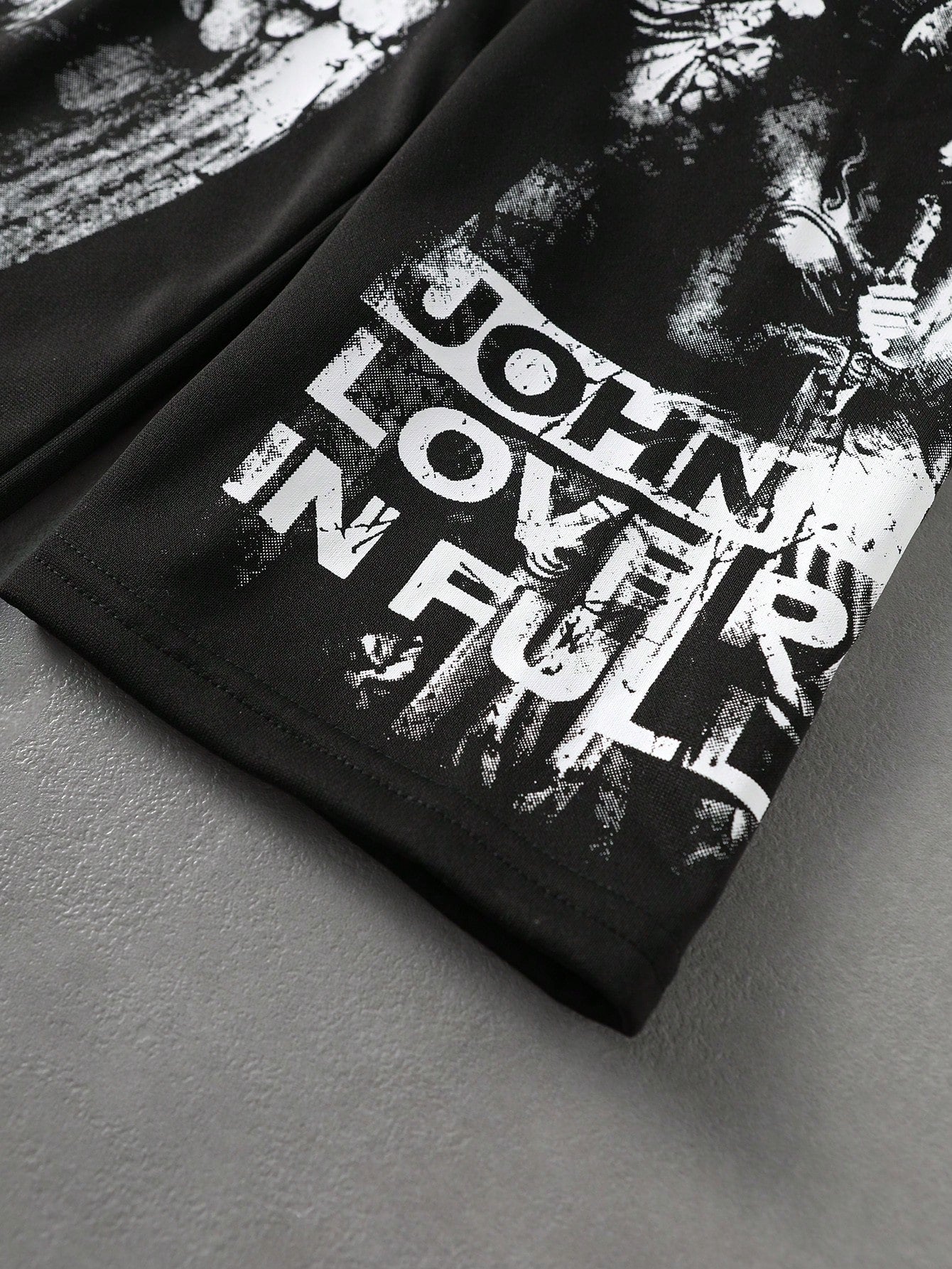 Men Street Life Graphic Loose Long Sleeve Tee