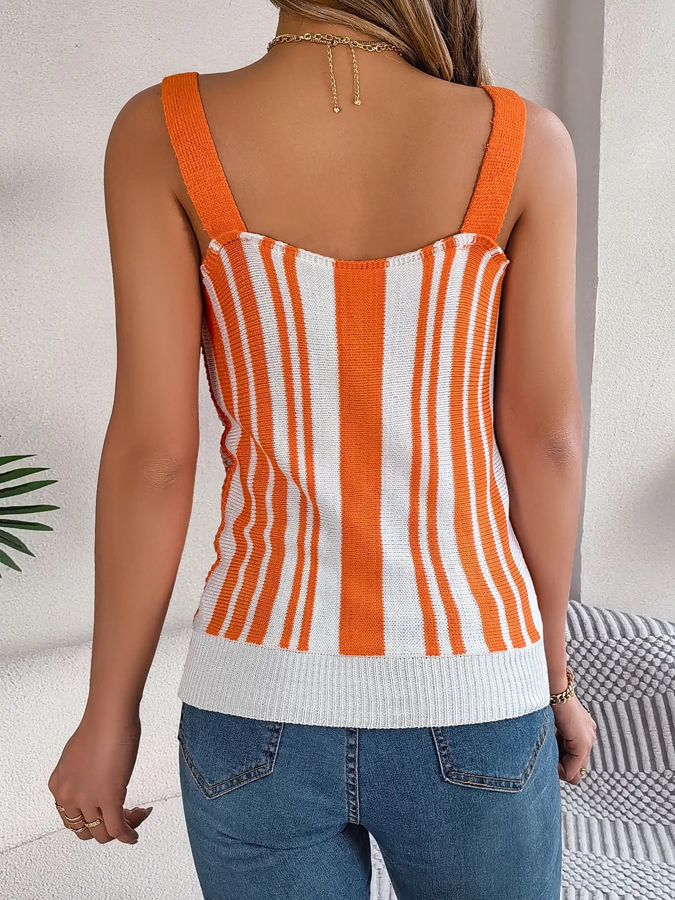 V-Neck Color Block Buttoned Hollow Out Knit Cami