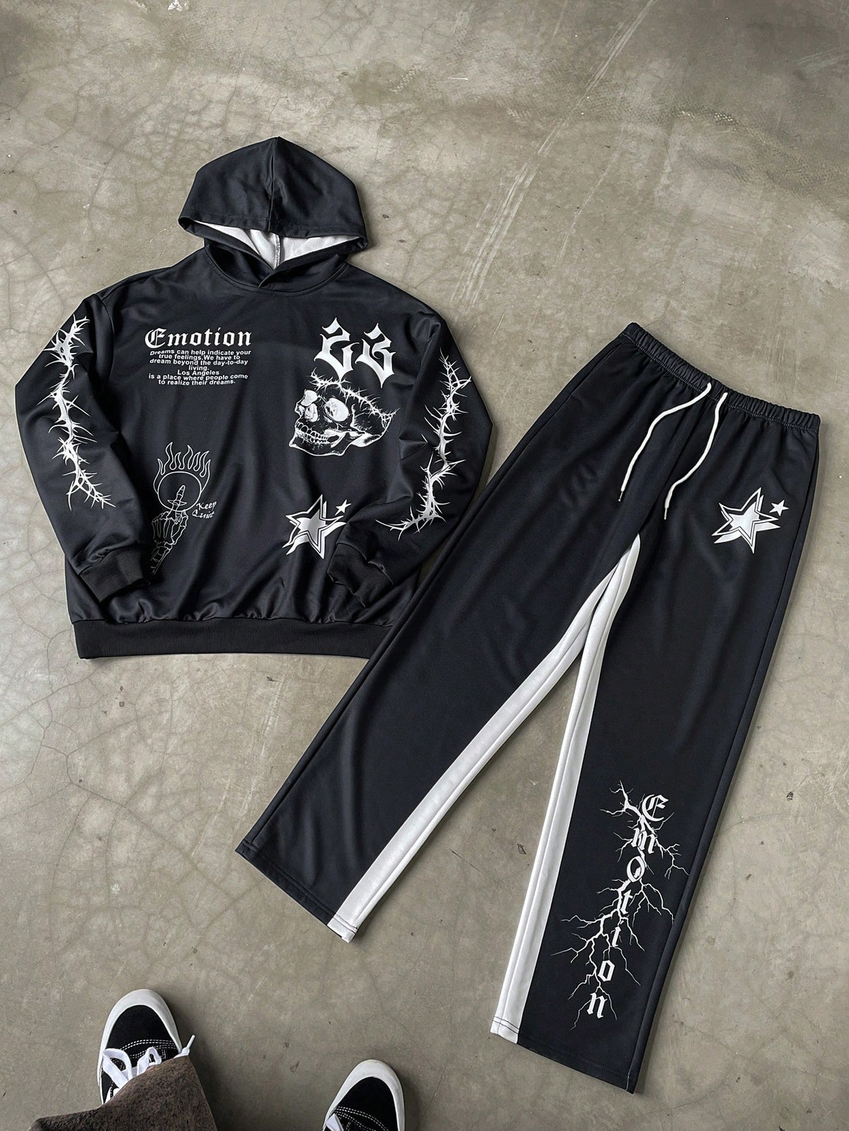 Black Graphic Skull Pullover Hoodie