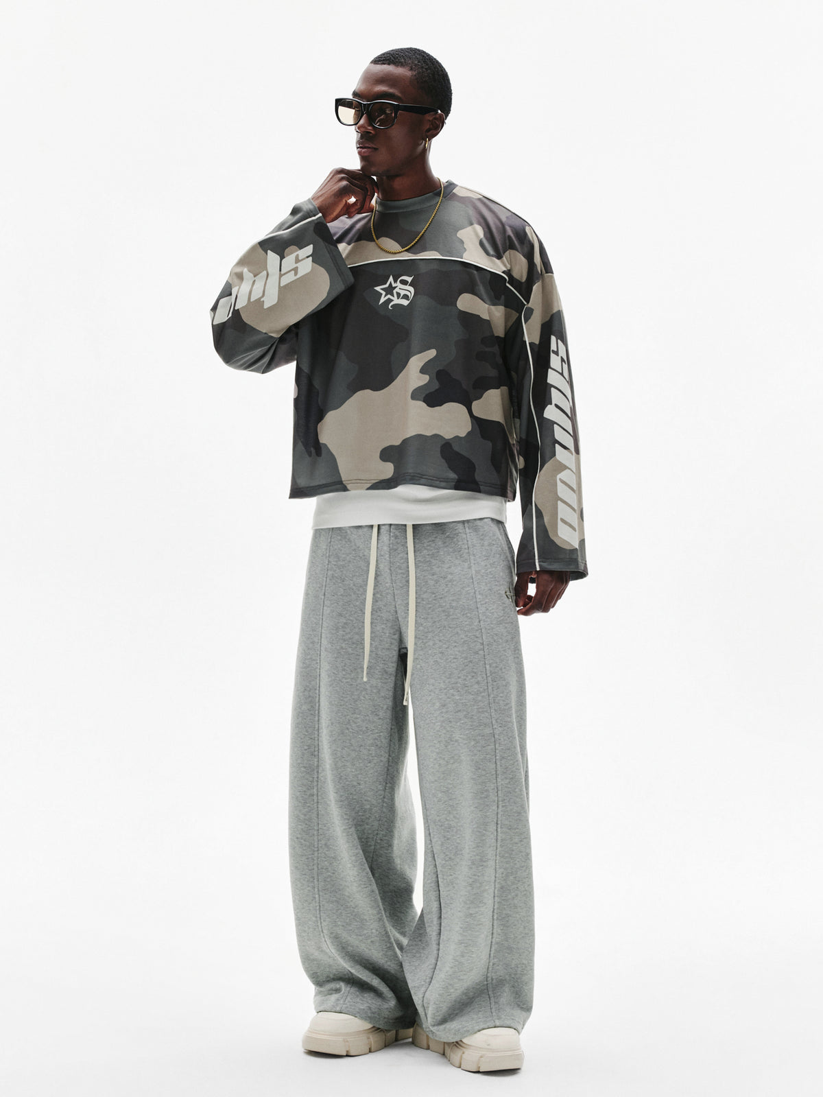 Camo Oversized Graphic Long Sleeve Sweatshirt