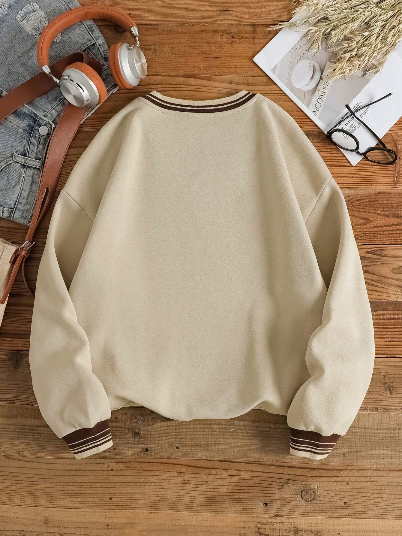 Graphic Striped Trim V-Neck Pullover Sweatshirt for Women