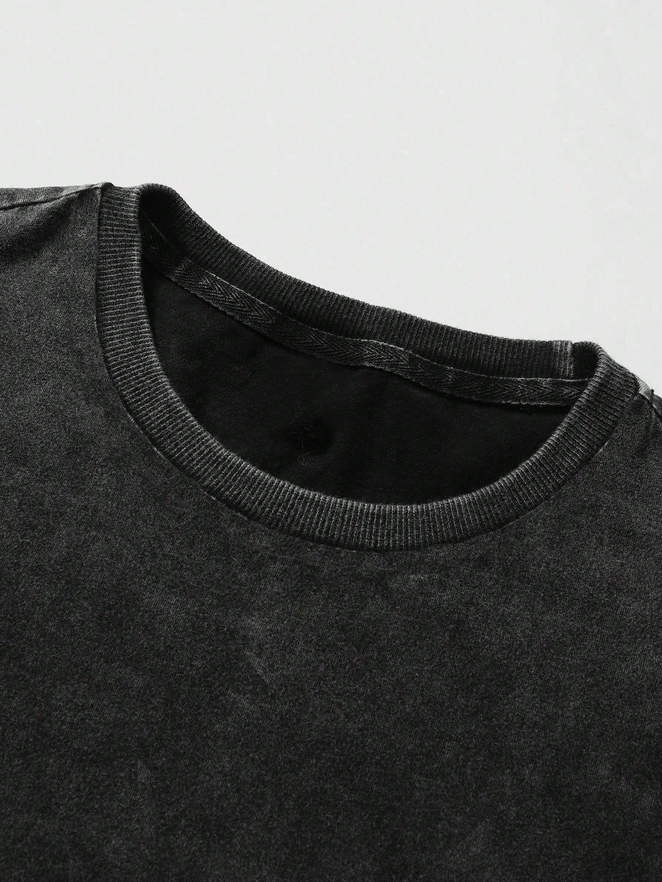 Men Distressed Vintage Snowflake Print T-Shirt
