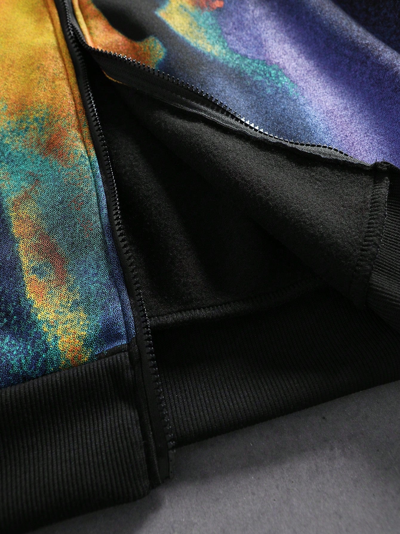 Men Tie-Dye Blurred Print Hoodie