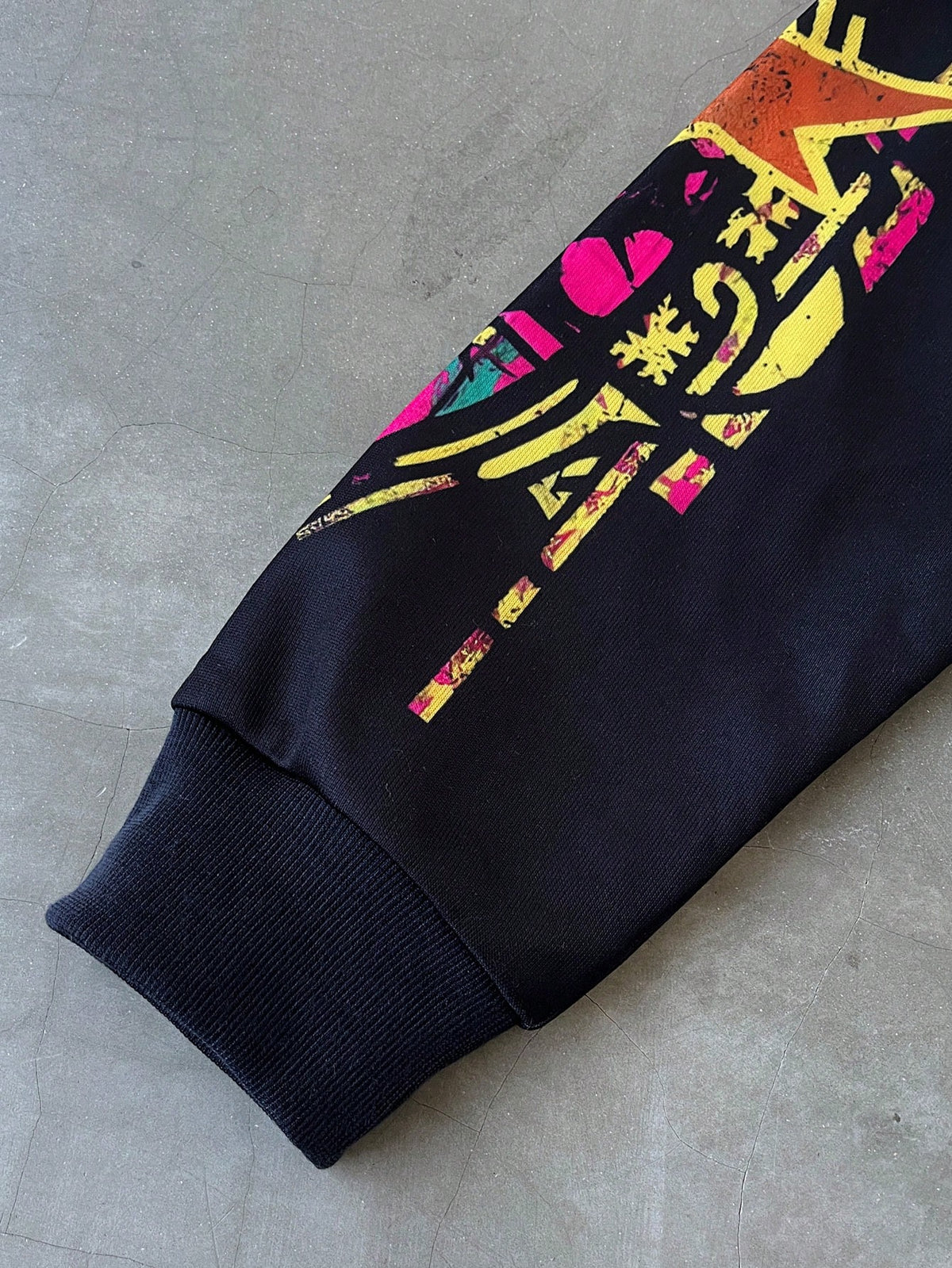 Men's Black Streetwear Graphic Sweatshirt