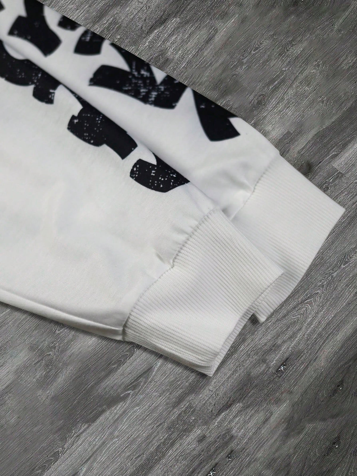 Men's Minimalist Graphic Print Fall Tee