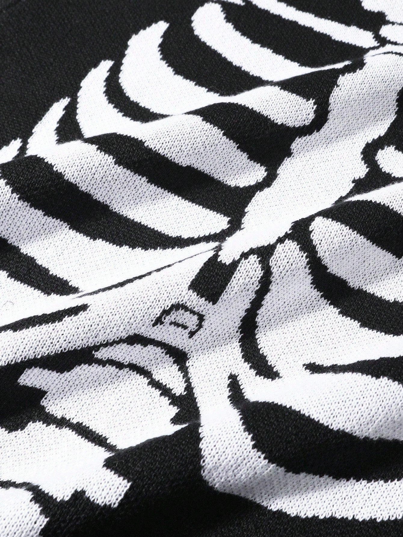 Men's Skull Colorblock Knit Hoodie