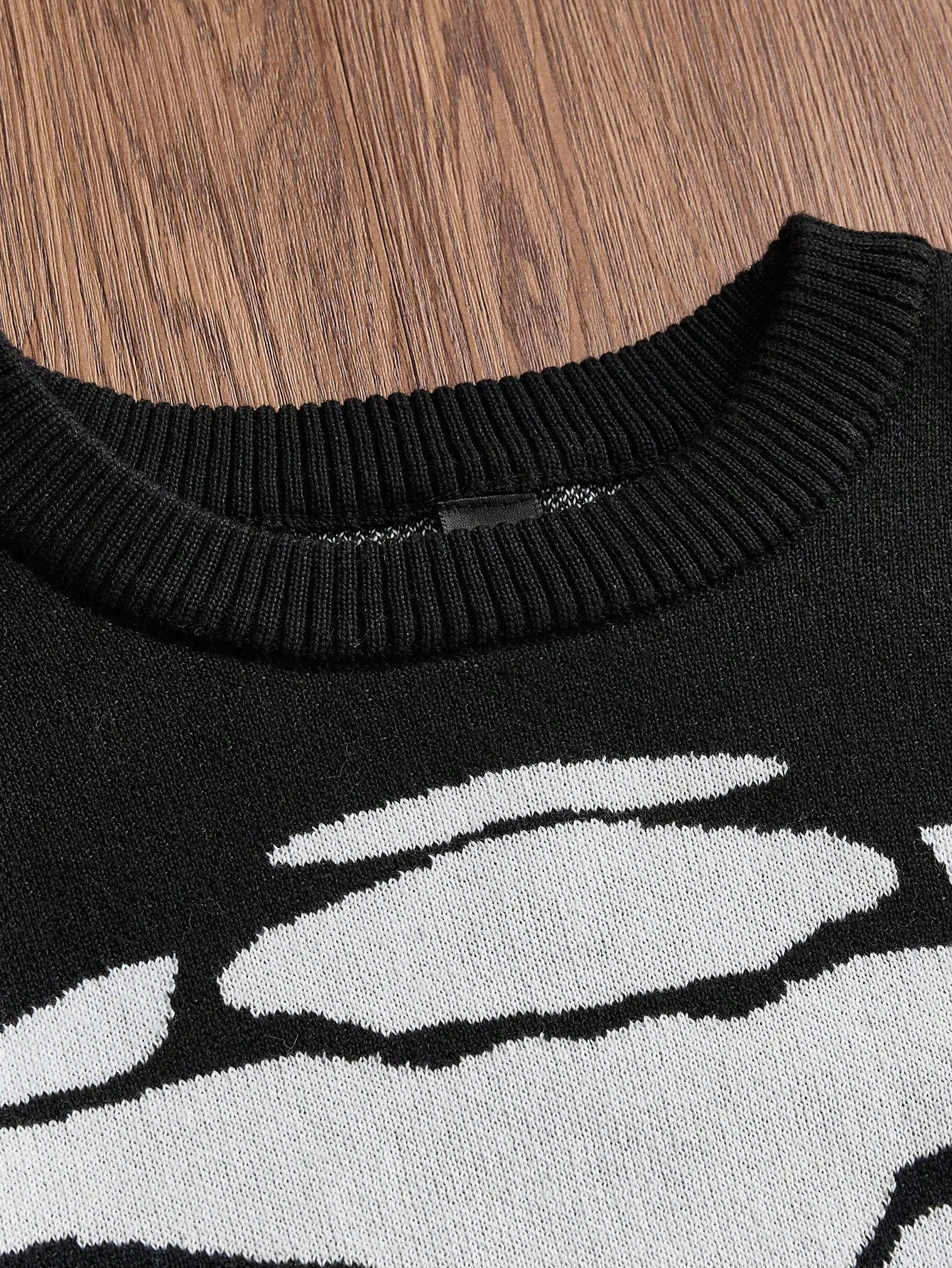 Men's Skull Pattern Grunge Crew Neck Sweater