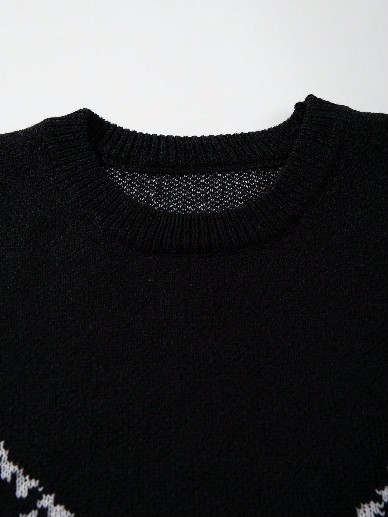 Men’s Vintage Cross Knit Pullover Effortless Streetwear for Autumn & Winter