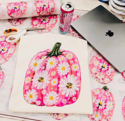 Pink Daisy Floral Pumpkin Cozy Autumn Halloween Graphic T-Shirt