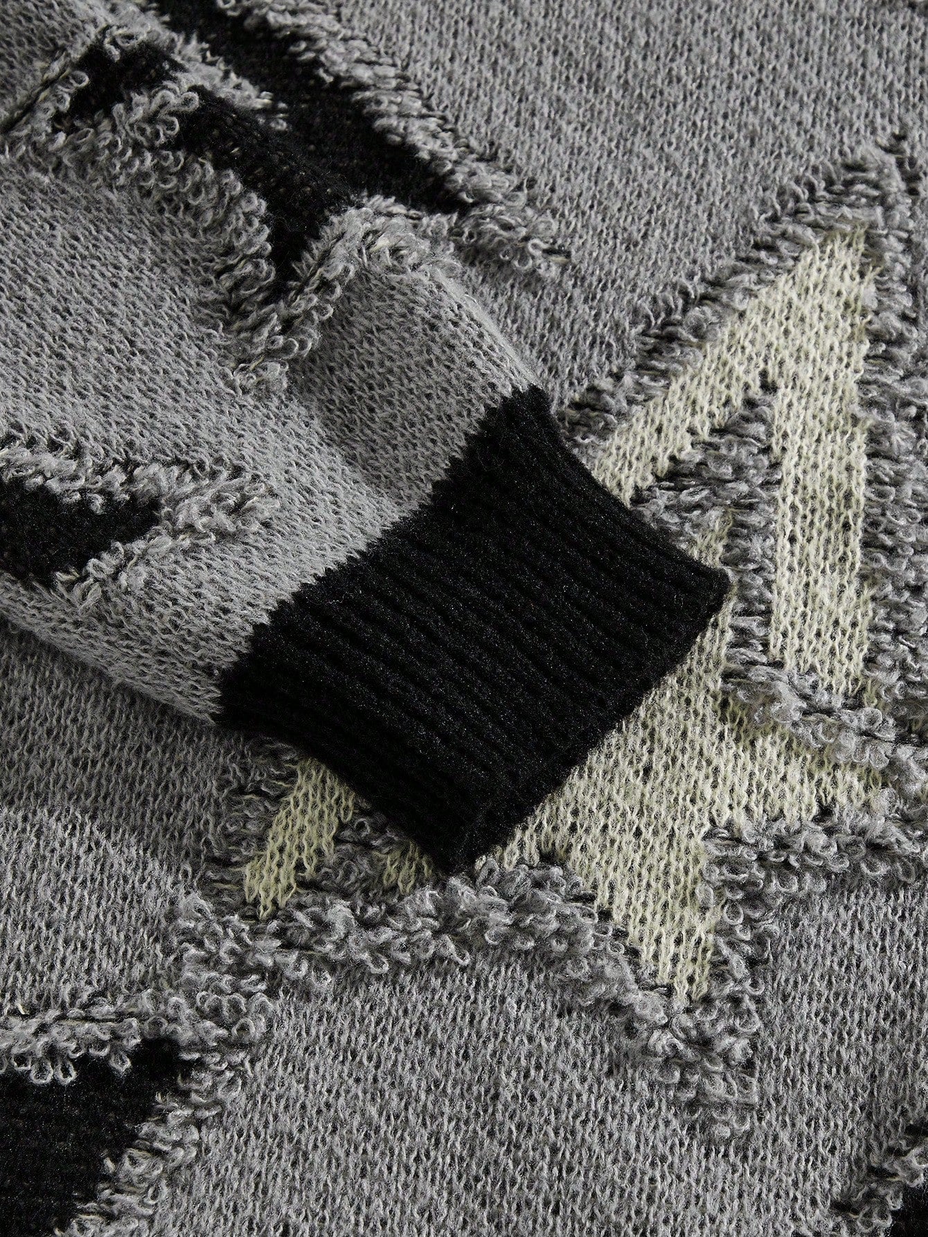 Street Life Men’s Contrast Color Star Jacquard Sweater