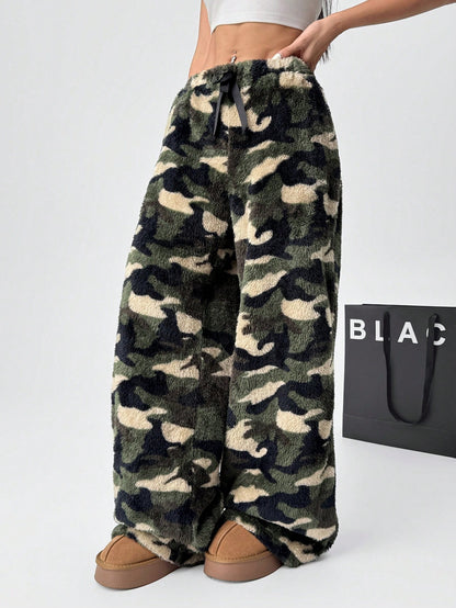 Women’s Camouflage Fuzzy Relaxed Drawstring Pants – Cozy Winter Streetwear Essential