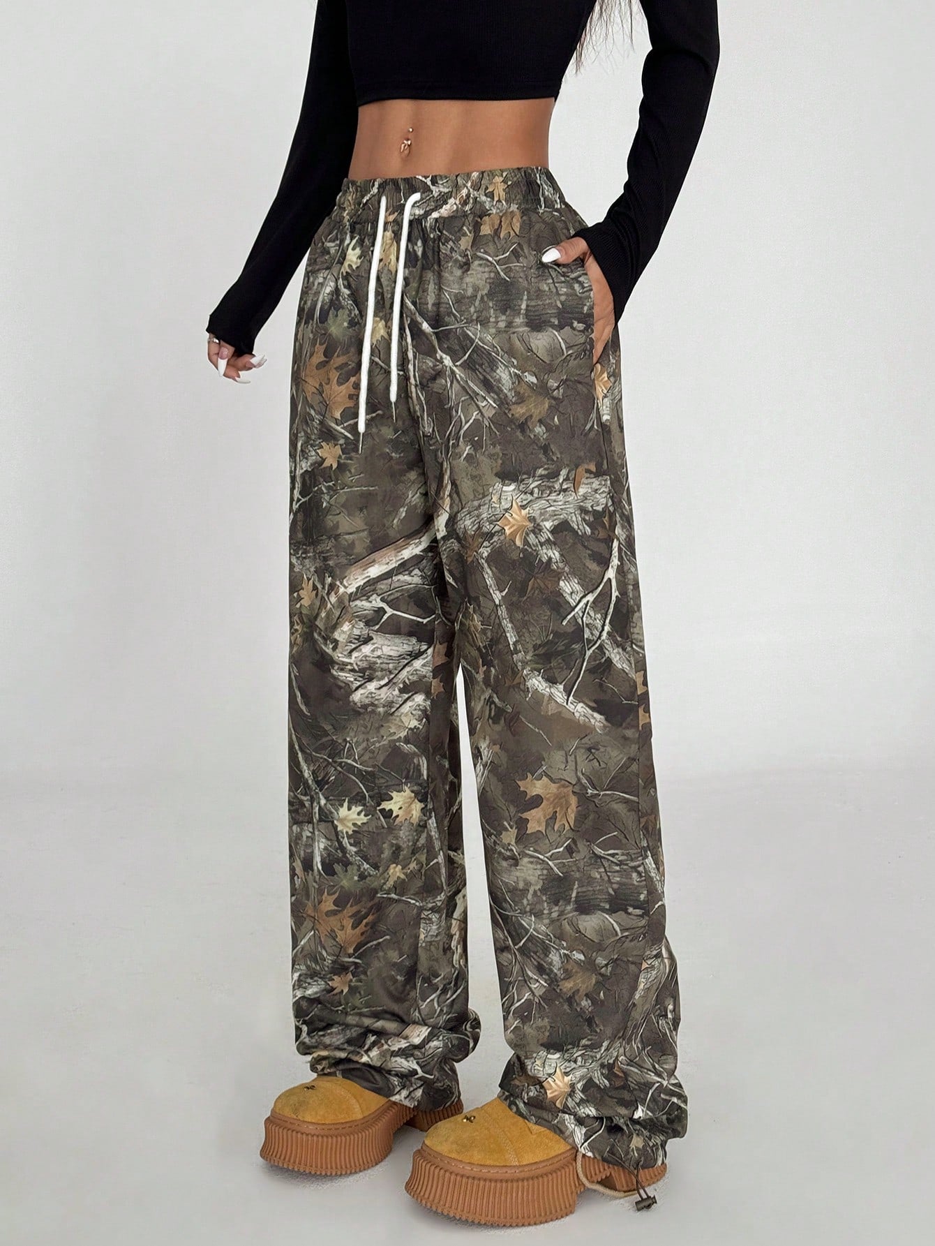 Women’s Army Green Print Wide Leg Cargo Pants