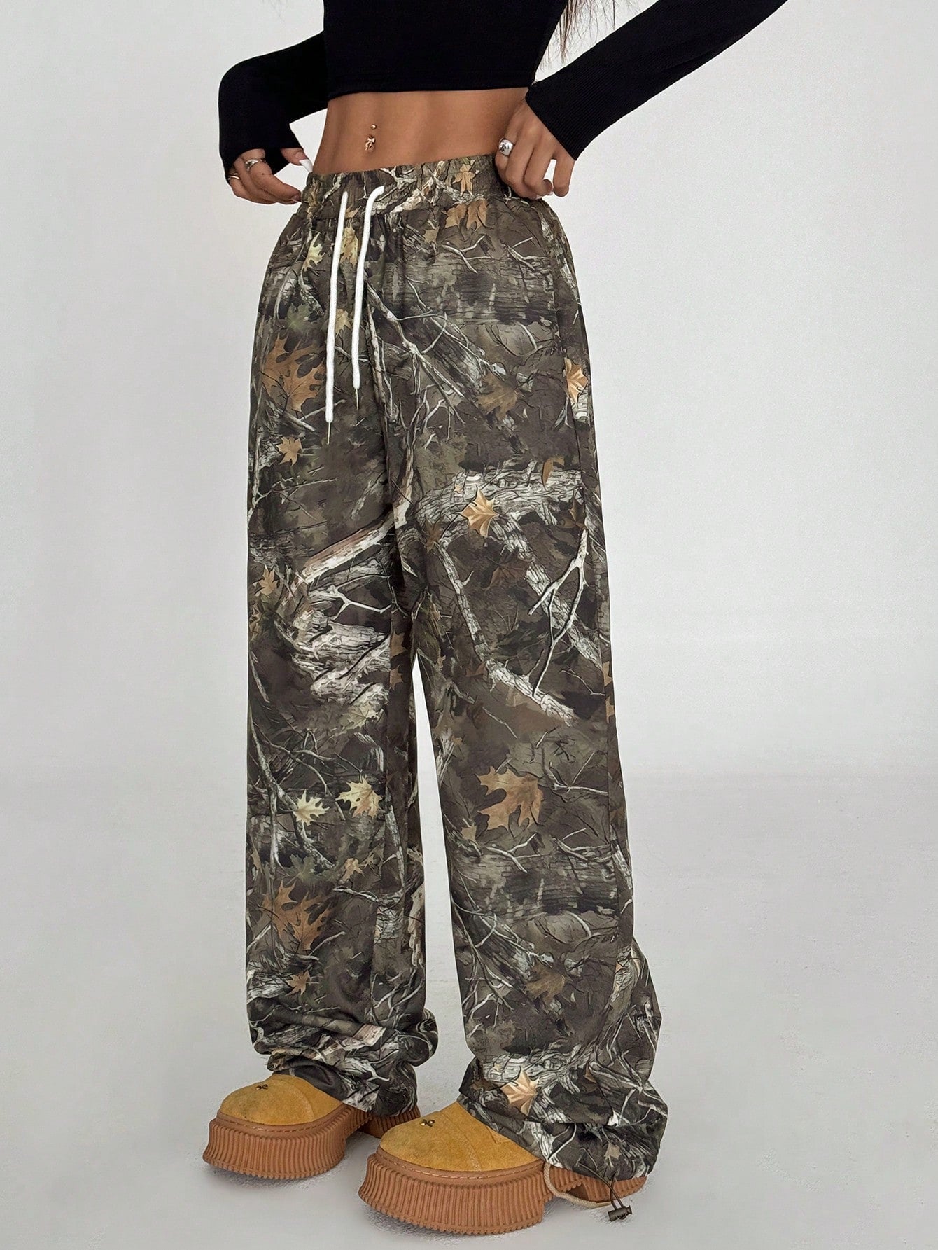 Women’s Army Green Print Wide Leg Cargo Pants